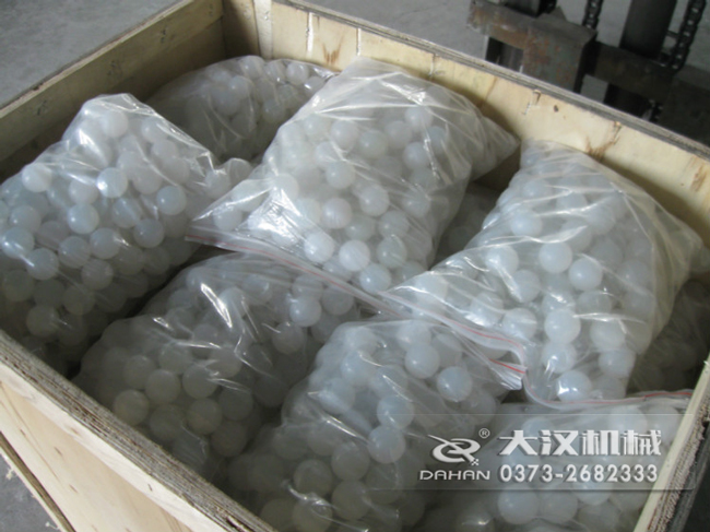 振动筛弹跳球:橡胶弹力球批发展示