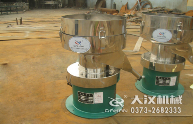 涂料振动筛 涂料振动筛底部为碳钢材质,上半部分与无聊接触的为不锈钢材质,这种产品能够在成本上有所节约。